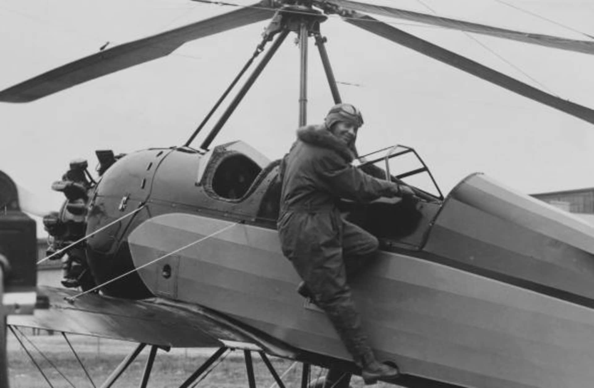 Amelia Earhart after setting an altitude record. (Credit: George Rinhart/Corbis via Getty Images)