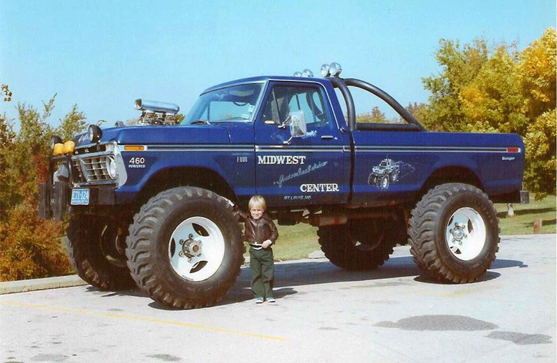 Bigfoot #1 was a modified 1974 Ford F-250 that began its career at local mud runs and truck and tractor pulls.
