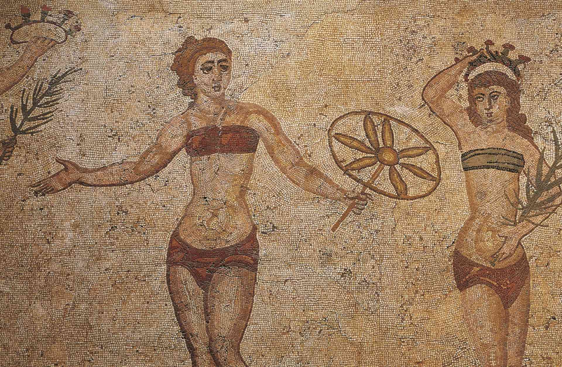 Coronation of the Winner, detail from the mosaic of the Ten Maidens. Villa Romana del Casale (UNESCO World Heritage, 1997), Piazza Armerina, Sicily. Roman Civilization, 4th Century