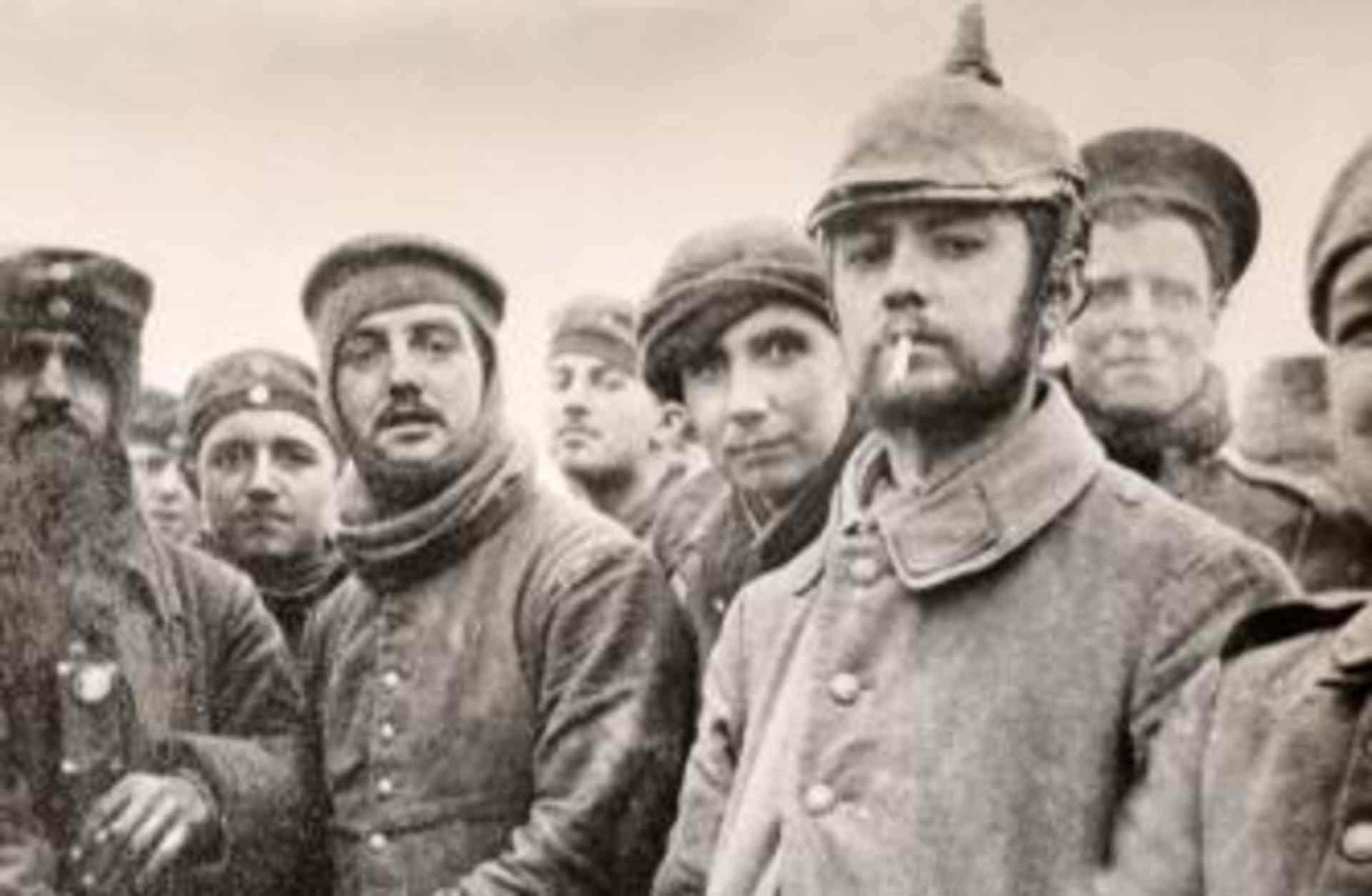 British and German soldiers at Ploegsteert Woods during the Christmas Truce (Credit: Popperfoto/Getty Images)