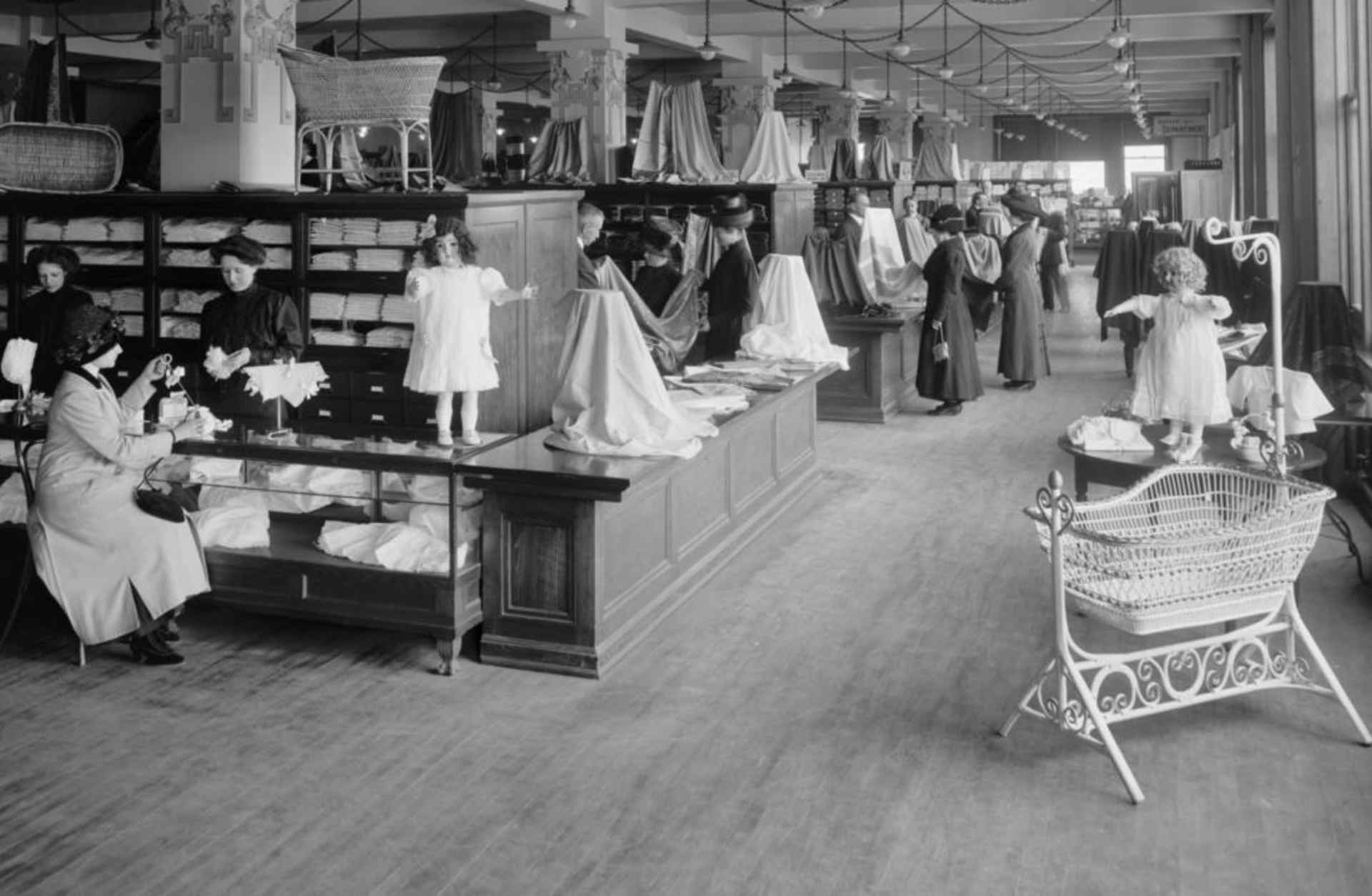 Department Store in Detroit, Michigan, circa 1910. (Credit: Universal History Archive/UIG via Getty Images)