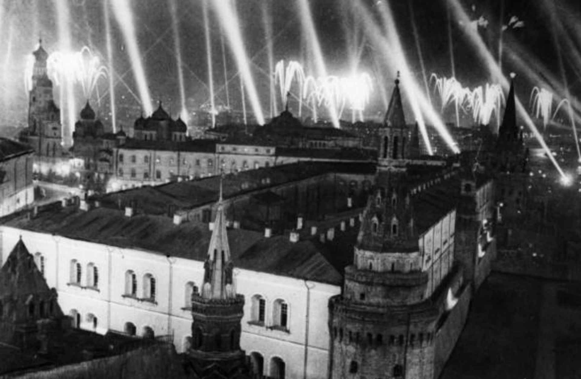 Fireworks over the Kremlin celebrating the end of World War II. (Credit: Sovfoto/UIG via Getty Images)