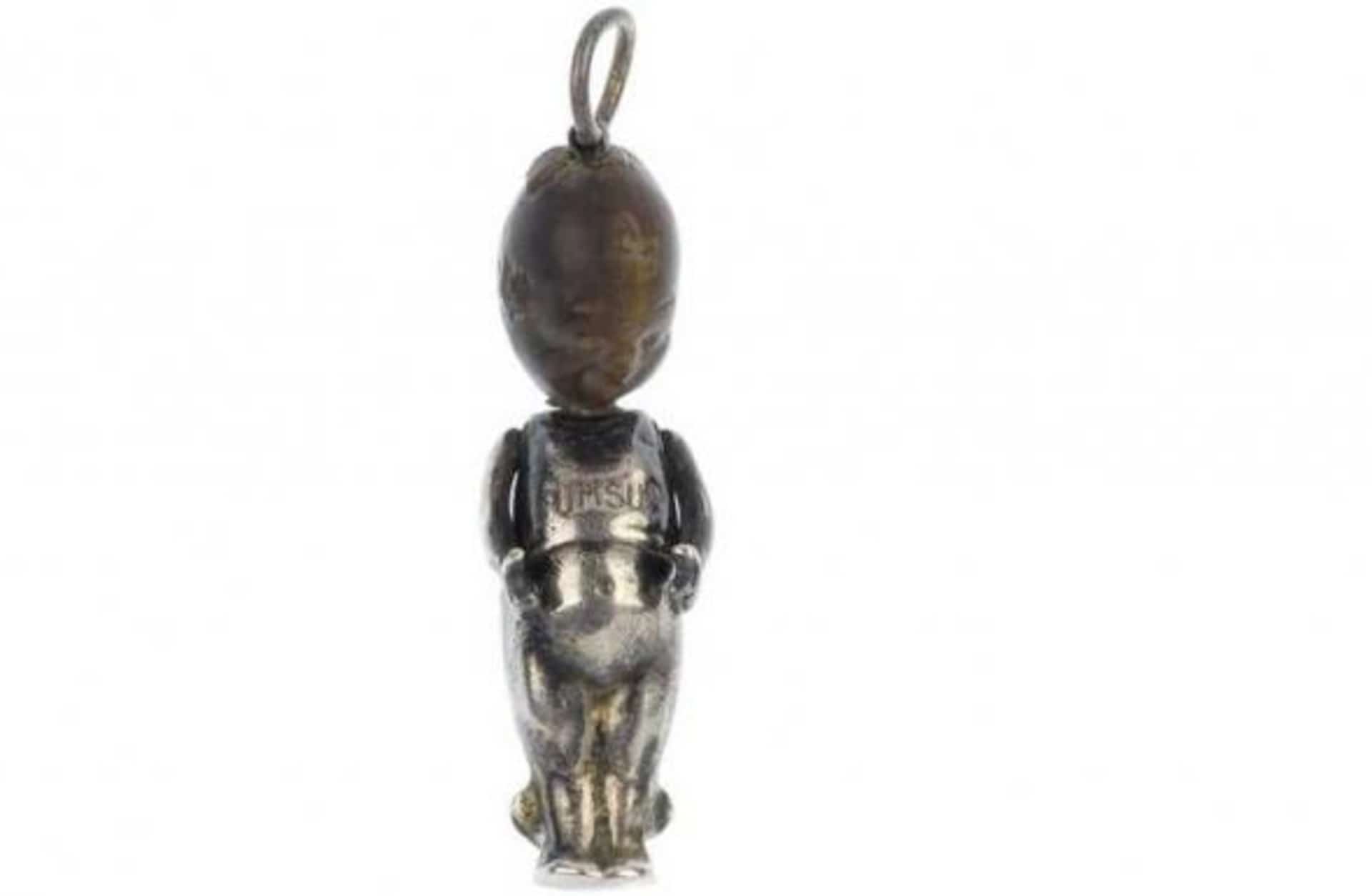 Fumsup charm. (Image courtesy of LiveAuctioneers.com Archive and Fellows)