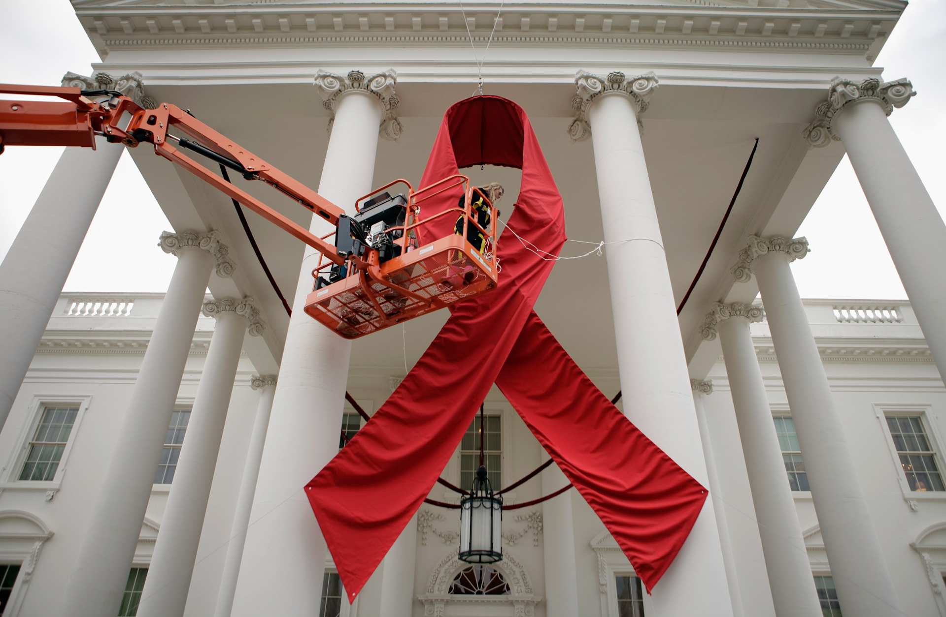 The White House prepares for World AIDS Day 2011