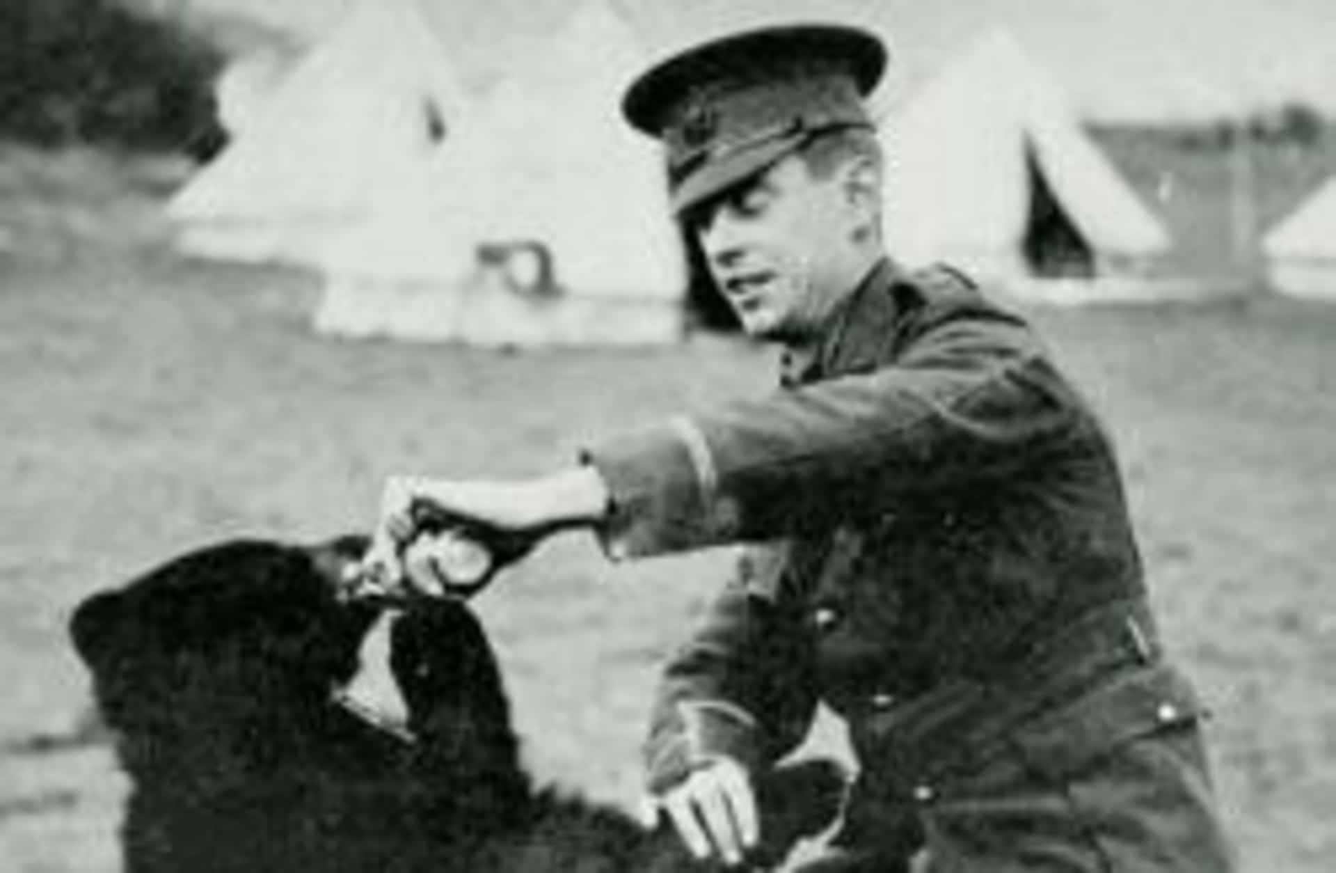 Harry Colebourn and Winnie.
