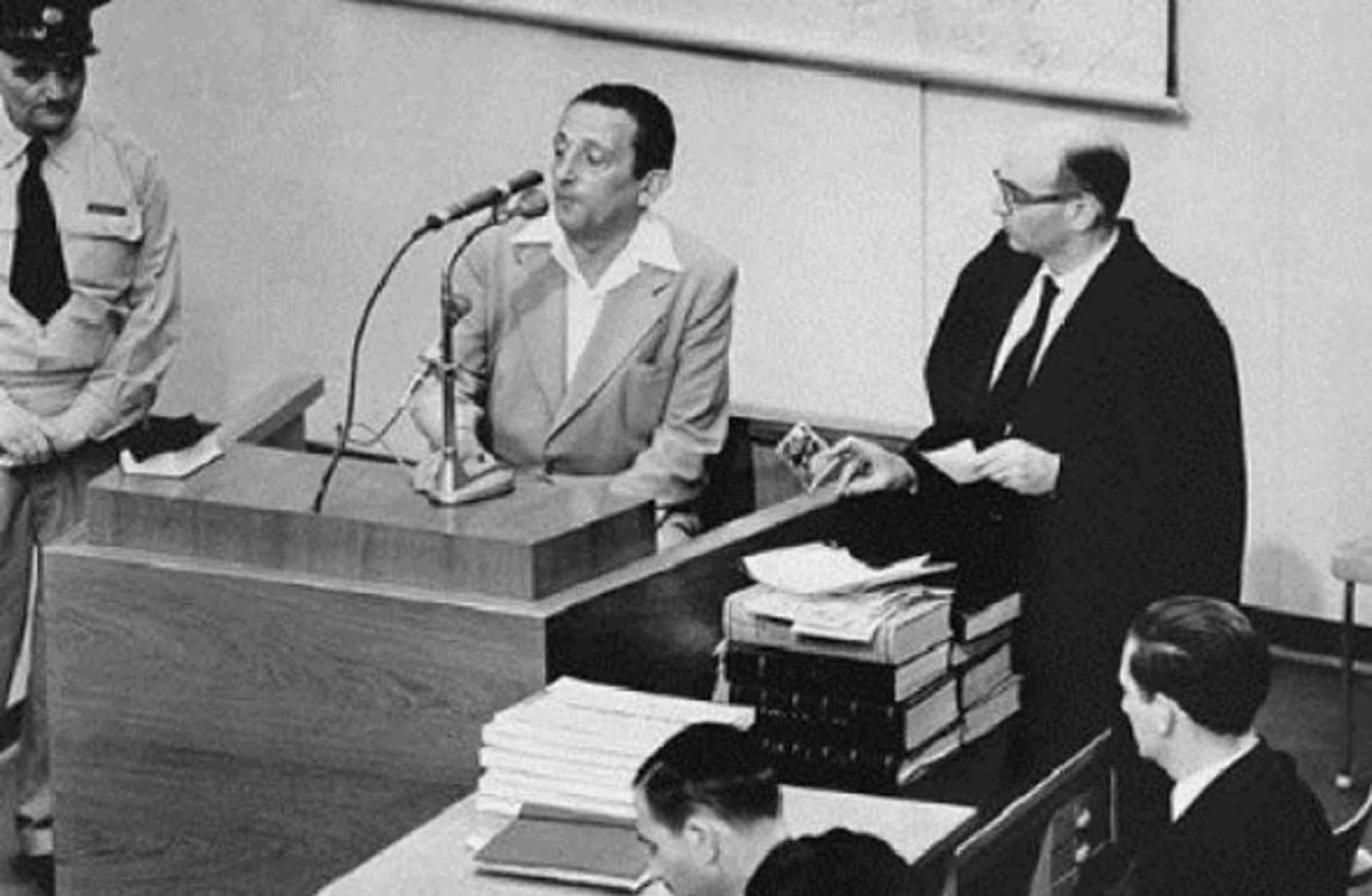 Henryk Ross testifies during Adolf Eichmann’s trial in 1961.