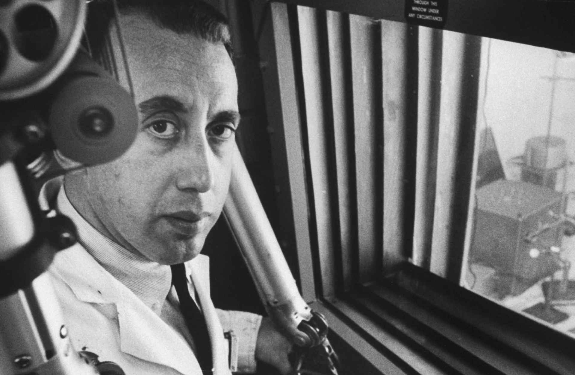 Dr Leonard Reiffel