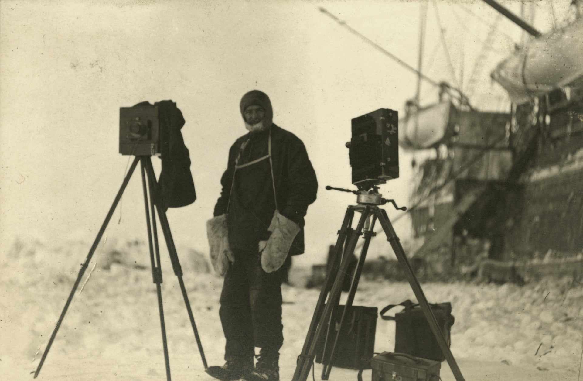 Photographer Frank Hurley, Shackleton Expedition
