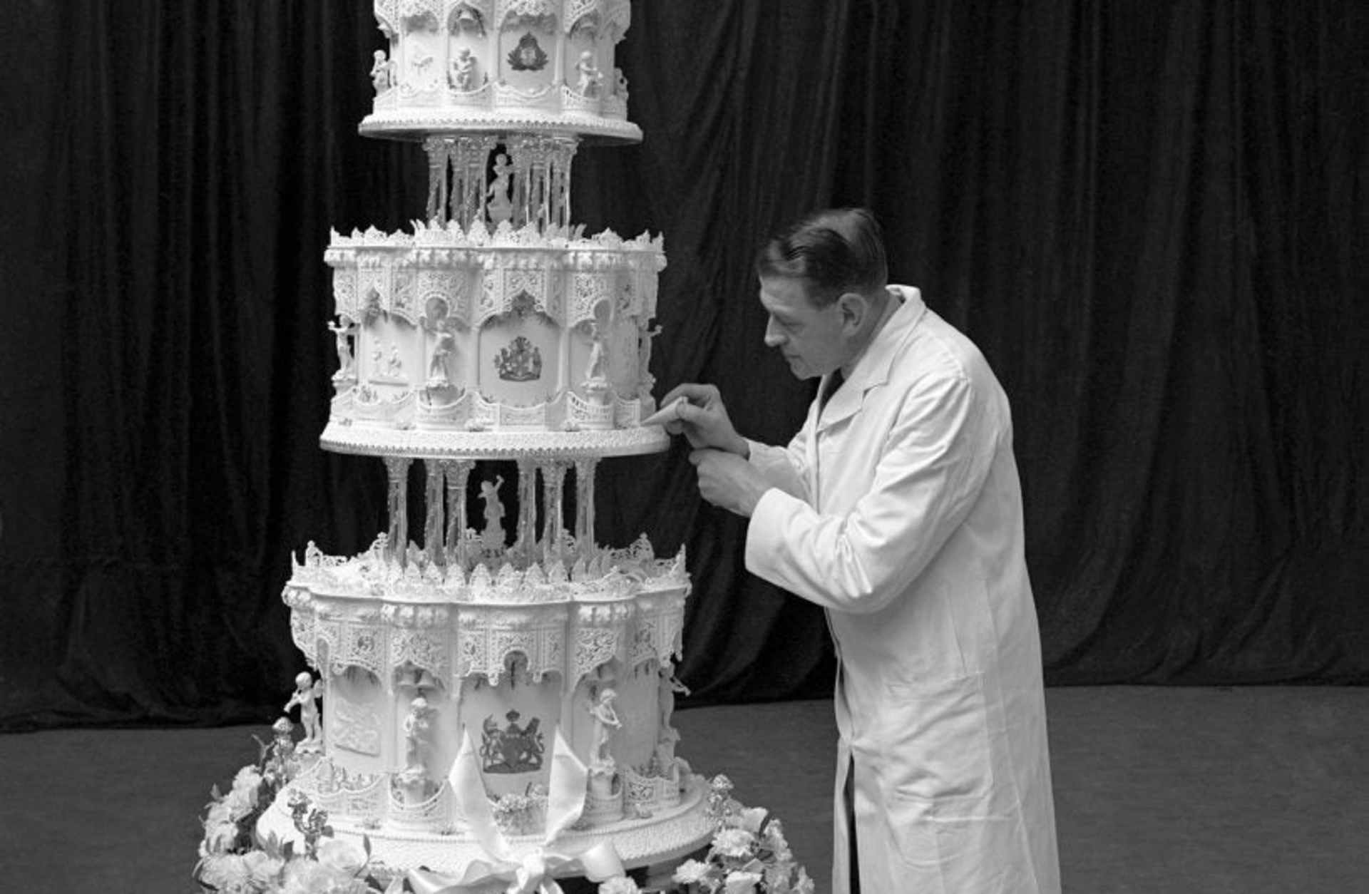 Queen Elizabeth's Wedding Cake