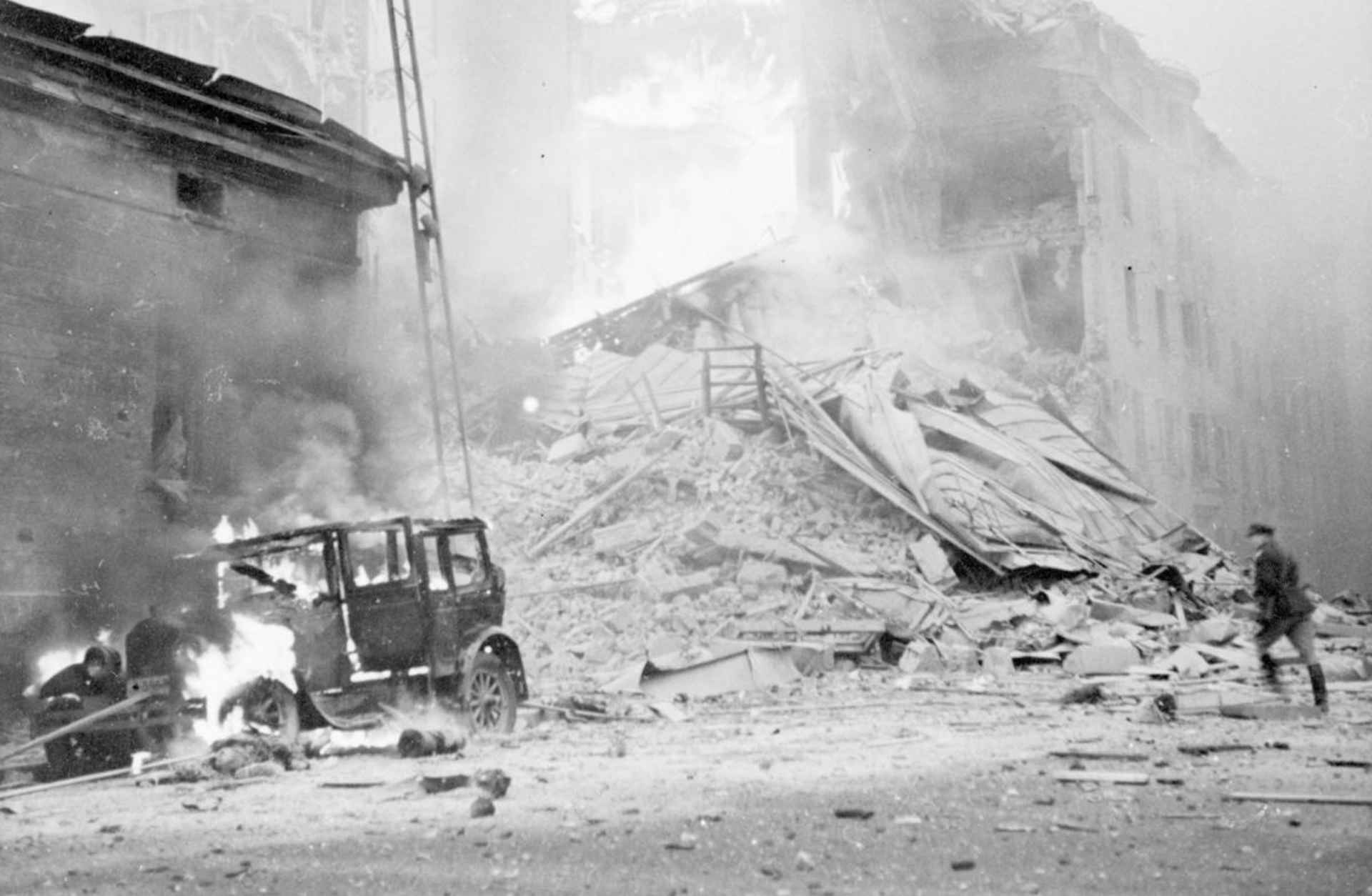 The aftermath of the Soviet bombers attack on the Finnish capital, Helsinki. (Credit: Fox Photos/Getty Images)
