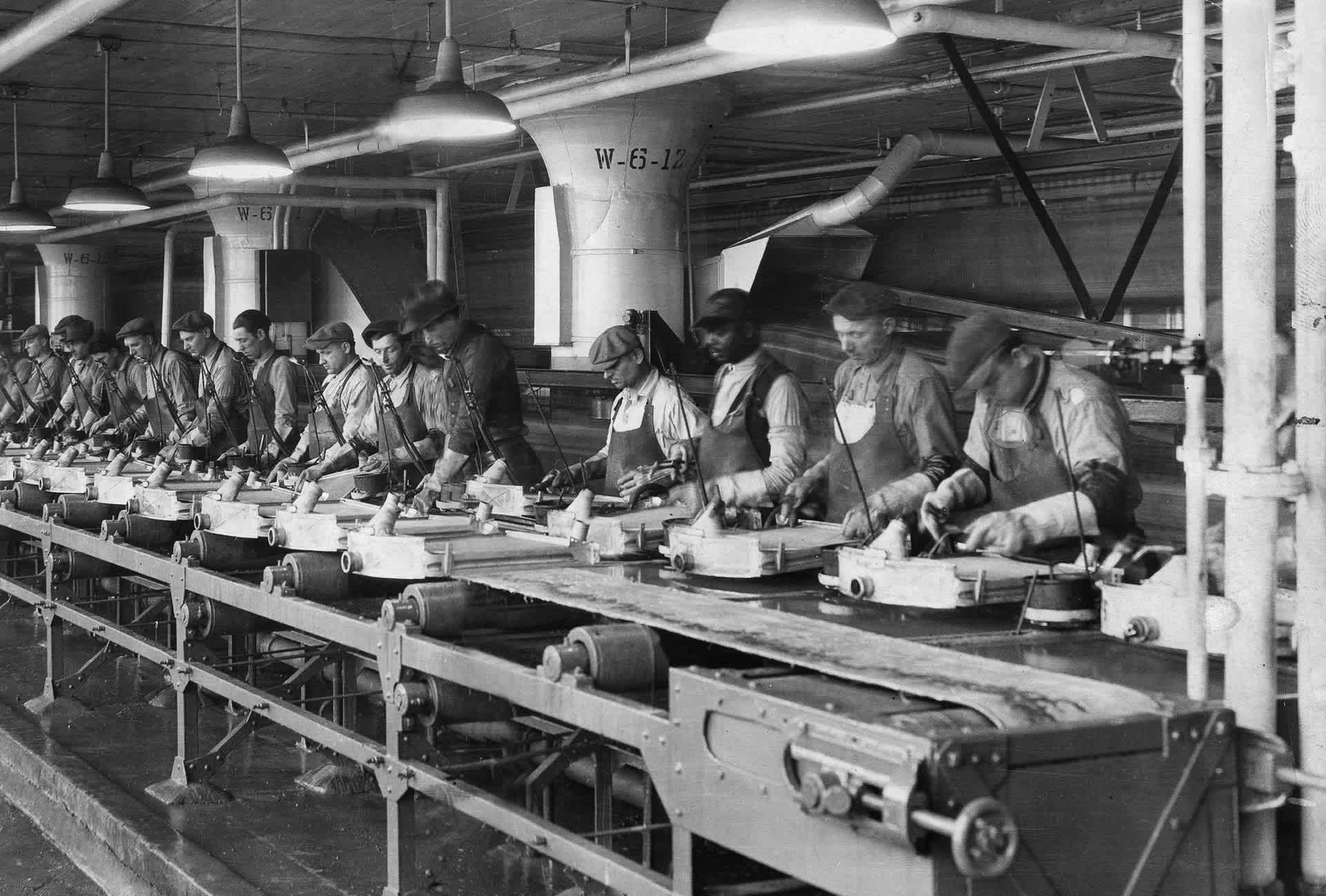 The Origins of the Five-Day Work Week in America | HISTORY