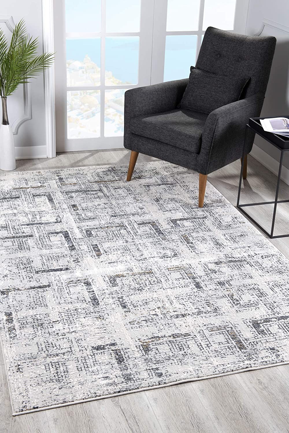 4 x 6 Gray and Ivory Abstract Distressed Area Rug