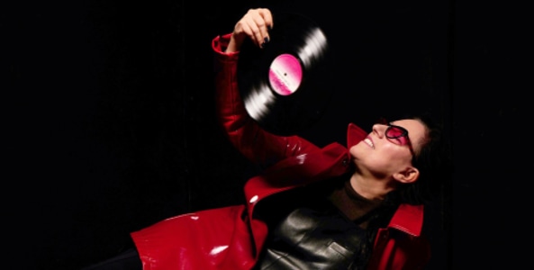 ERIKA STUCKY: STUCKY FINGERS / DAS SPANNENDSTE UND WITZIGSTE STONES COVER - Thu, Oct 08, 2026, 20:00 at Treibhaus, Angerzellgasse 8 Am Volksgarten, 6020 Innsbruck, Österreich