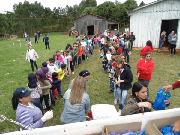 Projeto Abraçar - Dia das Crianças 2015