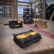 Radio de chantier TOUGH SYSTEM sur secteur ou batteries XR 12 V / 18 V / 54 V (sans batterie ni chargeur) DEWALT DWST1-75659-QW photo du produit Secondaire 9 S