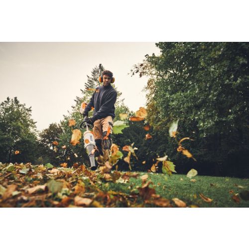 Moteur CombiSystème 36 V KMA 200 R avec outil FSS-KM (sans batterie ni chargeur) STIHL FA03-200-0010 photo du produit Secondaire 3 L