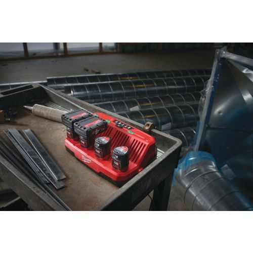 Chargeur 12 V M12 C4 jusqu'à 4 batteries MILWAUKEE 4932430554 photo du produit Secondaire 6 L