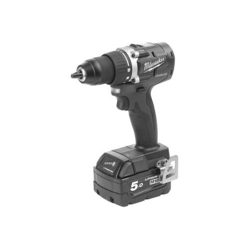 Perceuse-visseuse 18V M18 CBLDD-502C + 2 batteries 5Ah + chargeur + coffret - MILWAUKEE TOOL - 4933464556 pas cher