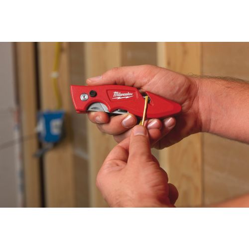 Cutter rétractable FASTBACK design compact MILWAUKEE 4932471357 photo du produit Secondaire 4 L