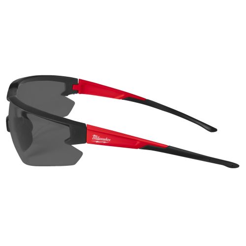 Lunette de s&eacute;curit&eacute; l&eacute;g&egrave;re et teint&eacute; MILWAUKEE 4932471882 photo du produit Secondaire 2 L