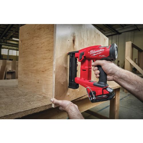 Agrafeuse de finition 18 V FUEL M18 FNCS18GS-202X + 2 batteries 2 Ah+ chargeur rapide + HD BOX MILWAUKEE 4933471940 photo du produit Secondaire 8 L