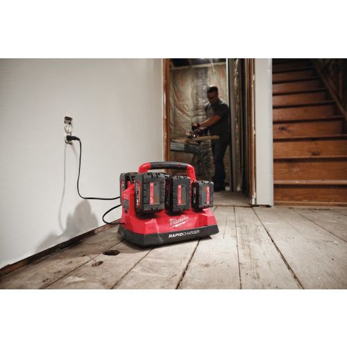 Chargeur 18 V M18 PC6 6 ports en boîte en carton MILWAUKEE 4932480162 photo du produit Secondaire 9 L