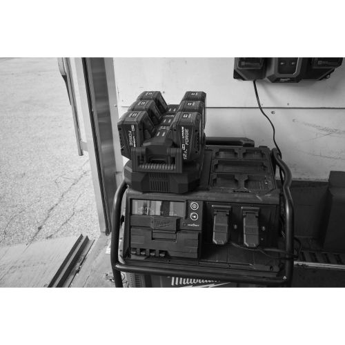 Chargeur rapide mobile 18V M18 6 baies M18 MPC6 - MILWAUKEE - 4932498551 pas cher Secondaire 3 L