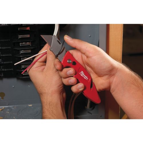 Cutter rétractable FASTBACK design compact MILWAUKEE 4932471357 photo du produit Secondaire 2 L