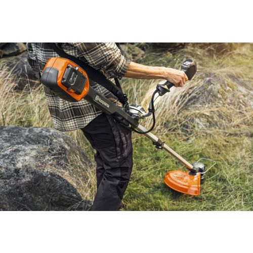 Coupe-bordure 36 V 220iR 36 cm + batterie 4 Ah + chargeur HUSQVARNA 970754402 photo du produit Secondaire 3 L