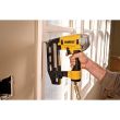 Cloueur de finition pneumatique 16 GA précision point + coffret DEWALT DPN1664PP-XJ photo du produit Secondaire 2 S