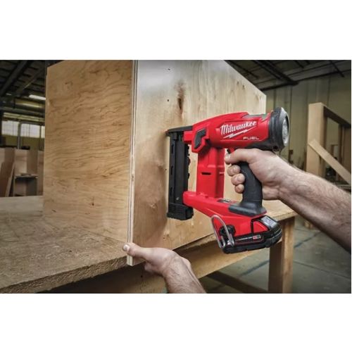 Agrafeuse de finition Milwaukee 18 V M18 FNCS18GS-0X (sans batterie ni chargeur) en coffret HD-BOX - 4933471942 photo du produit Secondaire 4 L