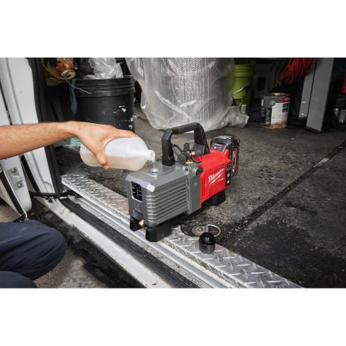 Pompe à vide M18 FUEL 18 V FVP5-801 5CFM + 1 batterie 8 Ah + chargeur MILWAUKEE 4933492854 photo du produit Secondaire 7 L