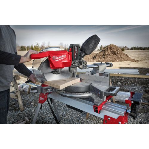Scie à onglet radiale 18 V M18 FMS305-121 + batteries 12 Ah Forge + chargeur rapide MILWAUKEE 4933499181 photo du produit Secondaire 9 L