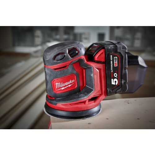 Ponceuse orbitale excentrique 18 V M18 BOS125-502B 125 mm + 2 batteries 5 Ah + chargeur MILWAUKEE 4933464229 photo du produit Secondaire 3 L