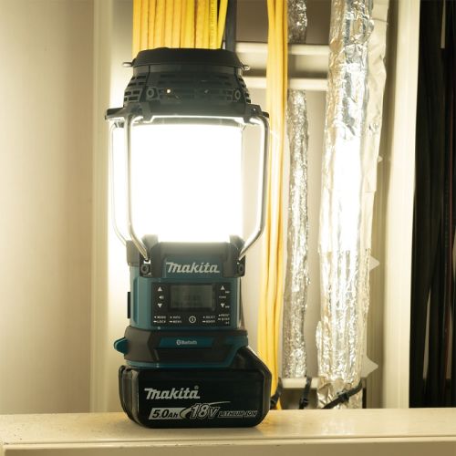 Radio avec lanterne LED LXT 14,4 à 18 V (sans batterie ni chargeur) en boîte en carton MAKITA DMR056 photo du produit Secondaire 4 L