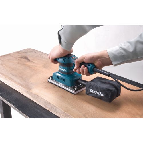 Ponceuse vibrante 190 W en coffret plastique MAKITA BO3711 photo du produit Secondaire 1 L