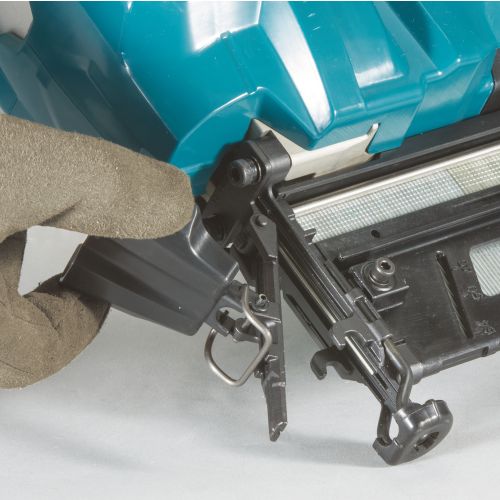 Cloueur 18 V LXT (sans batterie ni chargeur) en coffret MAKPAC MAKITA DBN600ZJ photo du produit Secondaire 3 L