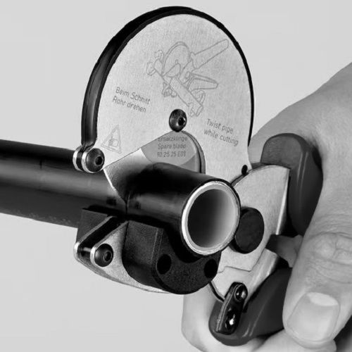 Coupe tubes pour tubes multicouches et plastiques - KNIPEX - 90 25 25 pas cher Secondaire 8 L