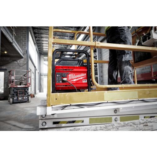 G&eacute;n&eacute;rateur 1800 W MXF PS-602 + 2 batteries 6 Ah MILWAUKEE 4933479266 photo du produit Secondaire 2 L