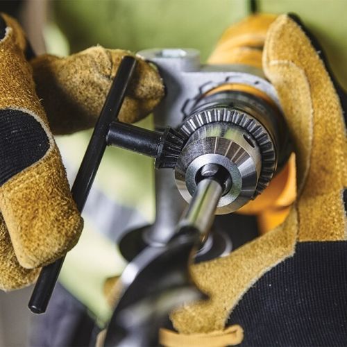 Perceuse percussion 650 W en coffret standard DEWALT DWD024KS-QS photo du produit Secondaire 4 L