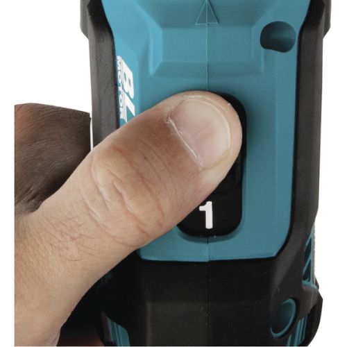Perceuse-visseuse à percussion 18 V + 2 batteries 5 Ah + chargeur rapide + coffret MAKPAC MAKITA DHP485RTJ photo du produit Secondaire 3 L