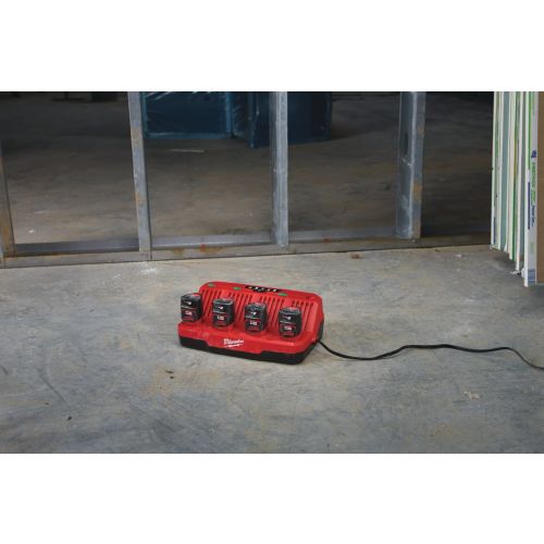Chargeur 12 V M12 C4 jusqu'à 4 batteries MILWAUKEE 4932430554 photo du produit Secondaire 7 L