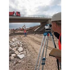 Bosch Professional GOL 20 D Niveau optique avec coffre de transport mire de chantier GR 500 et accessoires tr/épied BT 160