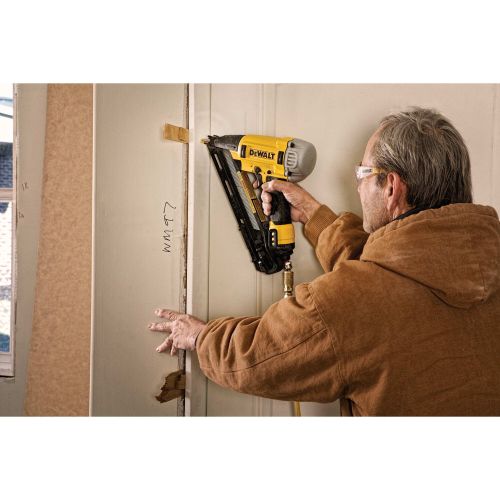 Cloueur de finition pneumatique 15 GA précision point DEWALT DPN1564APP-XJ photo du produit Secondaire 2 L