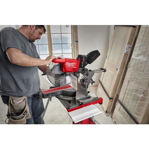Scie à onglet radiale 18 V M18 FMS305-121 + batteries 12 Ah Forge + chargeur rapide MILWAUKEE 4933499181 photo du produit Secondaire 5 L