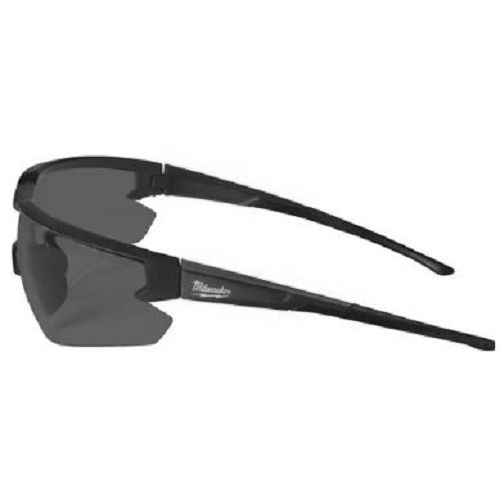 Lunettes de sécurité tintées anti-buée et anti-rayure - MILWAUKEE TOOL - 4932478764 pas cher Secondaire 1 L