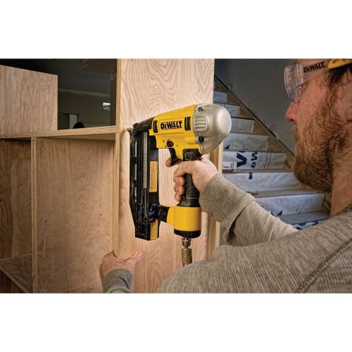 Cloueur de finition pneumatique 16 GA précision point + coffret DEWALT DPN1664PP-XJ photo du produit Secondaire 3 L