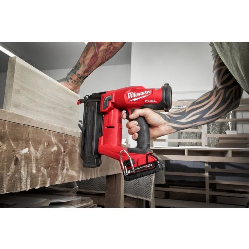 Cloueur de finition 18 V M18 FUEL™ M18 FN18GS-202X + 2 batteries 2.0 Ah + chargeur en coffret HD BOX MILWAUKEE 4933471407 photo du produit Secondaire 2 L