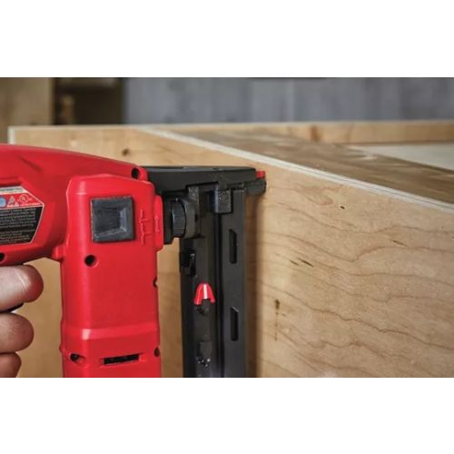 Agrafeuse de finition Milwaukee 18 V M18 FNCS18GS-0X (sans batterie ni chargeur) en coffret HD-BOX - 4933471942 photo du produit Secondaire 3 L