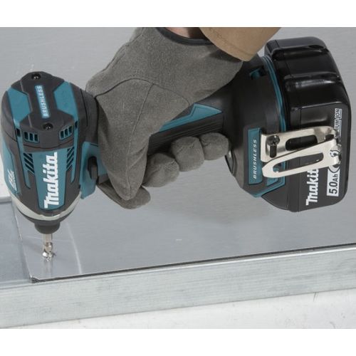 Visseuse à chocs 18 V + 2 batteries 5Ah + chargeur + coffret MAKPAC MAKITA  DTD154RTJ - MAKITA - DTD154RTJ